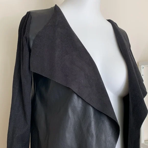 Sold ❌ Zara ⎮ Faux leather open front cardigan - Picture 5 of 9